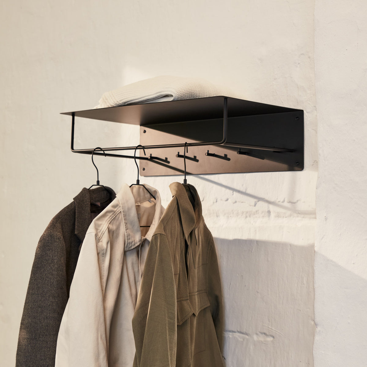 Gard clothes hanger