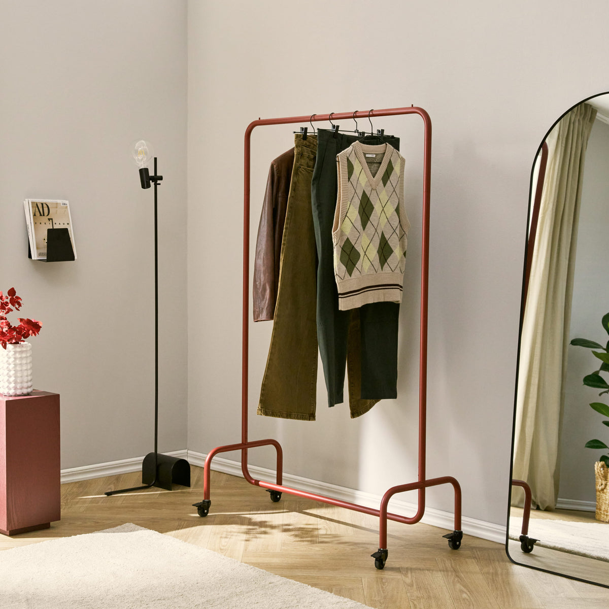 MOVE-SQUIRCLE clothes rack